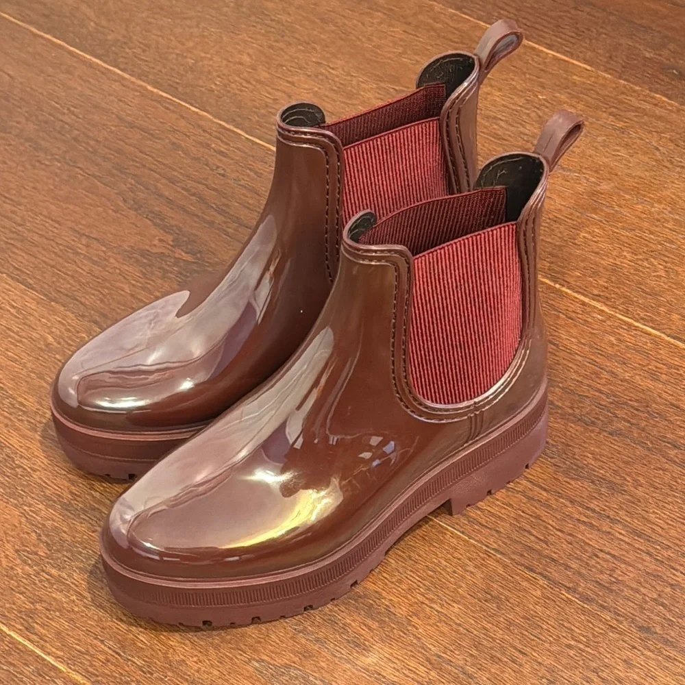 Forever Women’s Maroon Rain Boots Size 9